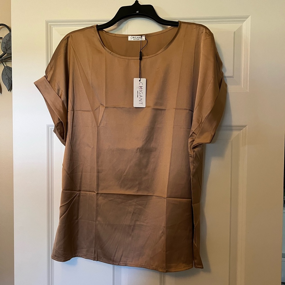 NEW! Amazon Women’s‎ Satin Silk Short Sleeve Blouse - Picture 3 of 7
